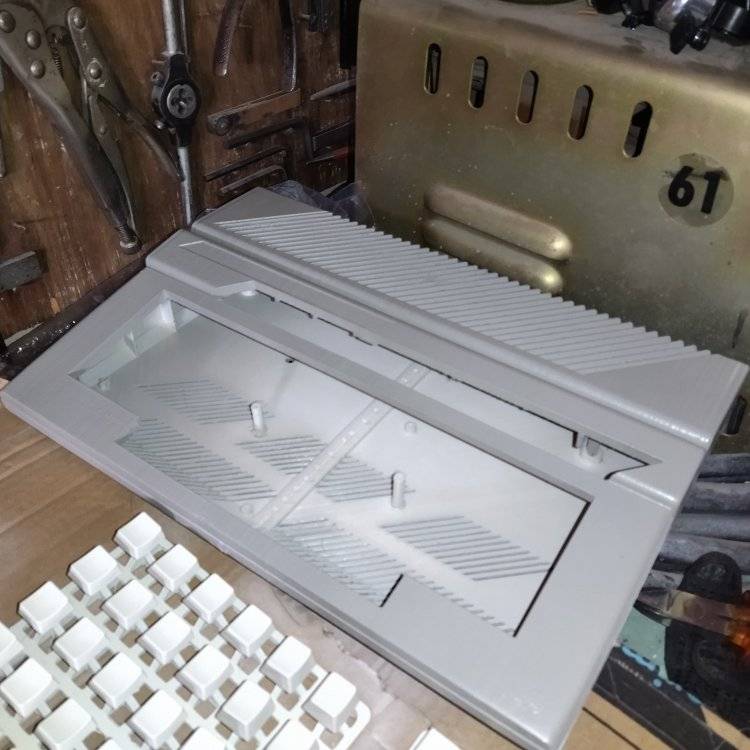 Neue XE Tastatur Gianluca Renzi Unterseite.jpg
